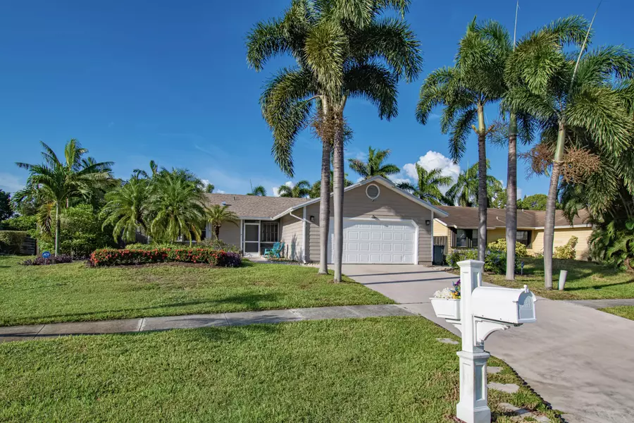 5064 El Claro CIR, West Palm Beach, FL 33415
