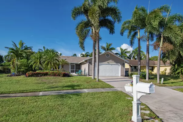 5064 El Claro CIR, West Palm Beach, FL 33415