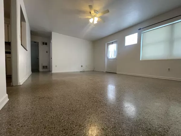 Fort Pierce, FL 34949,335 Hernando ST A