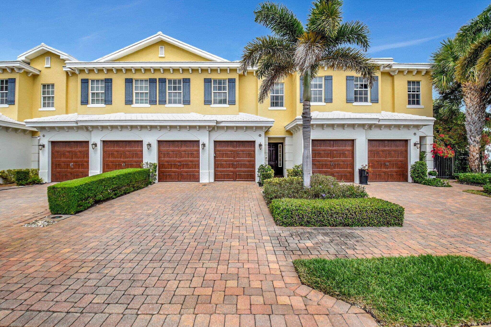 205 Mariner CT, North Palm Beach, FL 33408