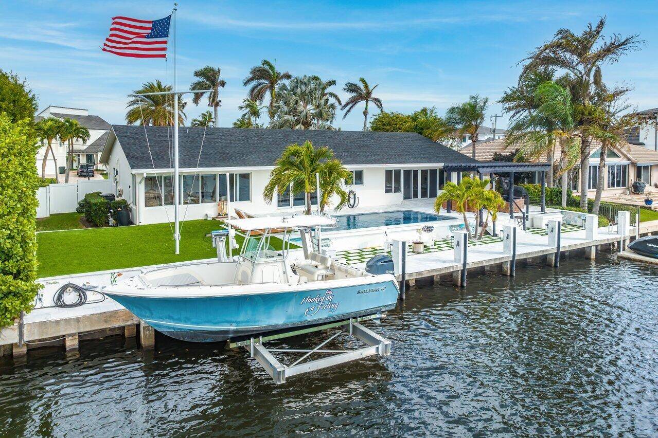 5 Inlet Cay DR, Ocean Ridge, FL 33435