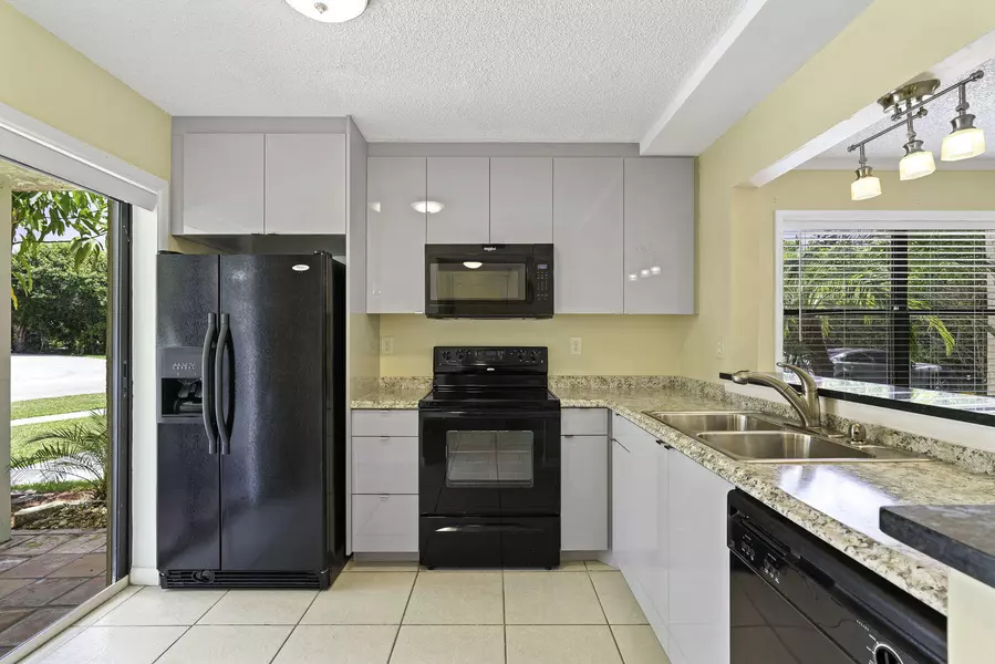 3275 Frederick 15d BLVD 15 D, Delray Beach, FL 33483