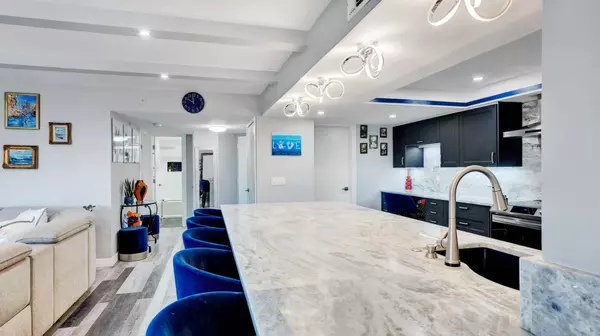 Delray Beach, FL 33444,955 Dotterel RD 2210