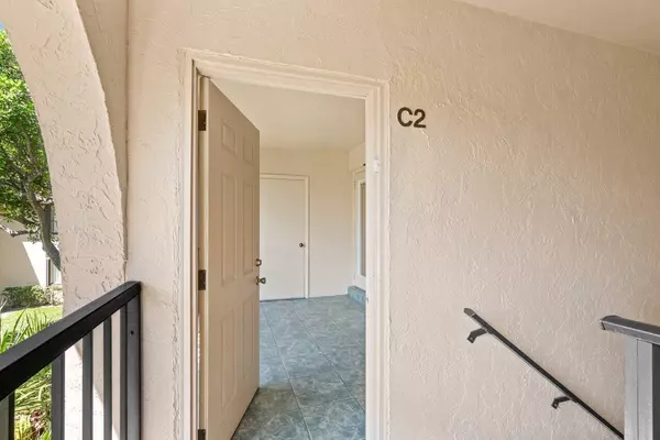 Greenacres, FL 33463,432 Pine Glen LN C-2