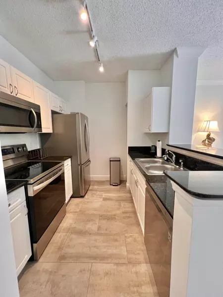 630 S Sapodilla AVE 503, West Palm Beach, FL 33401