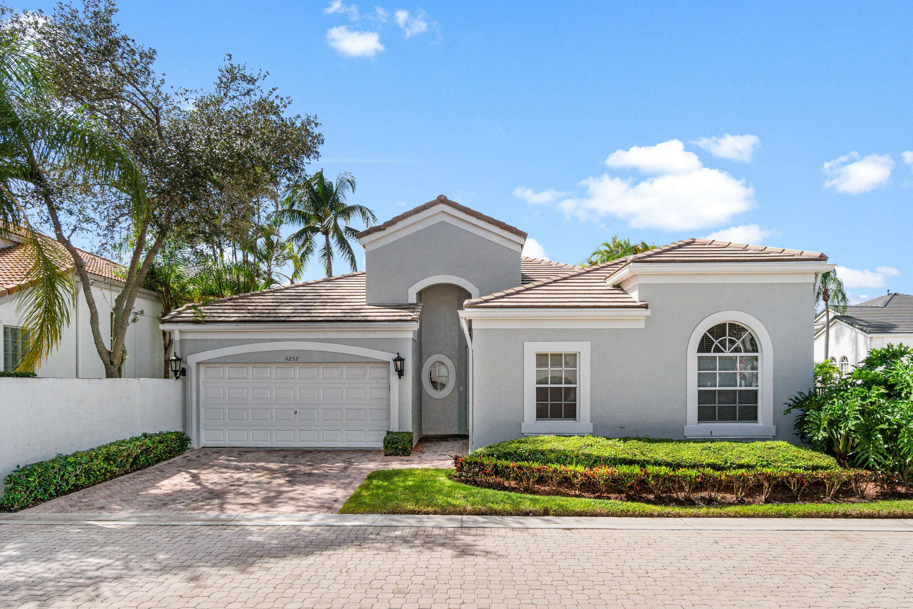 4252 NW 66th LN, Boca Raton, FL 33496