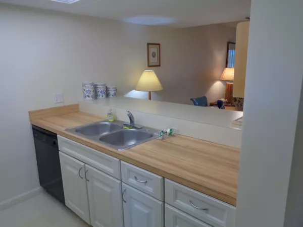 Stuart, FL 34996,5527 NE Gulfstream WAY