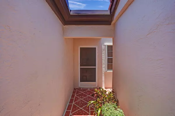 Delray Beach, FL 33484,6041 Sunny Manor CT