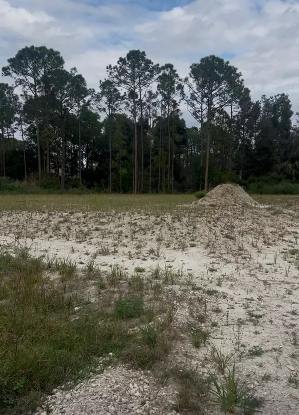 Loxahatchee, FL 33470,17777 N 75th PL