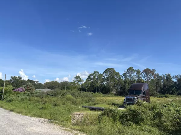 Loxahatchee, FL 33470,17777 N 75th PL