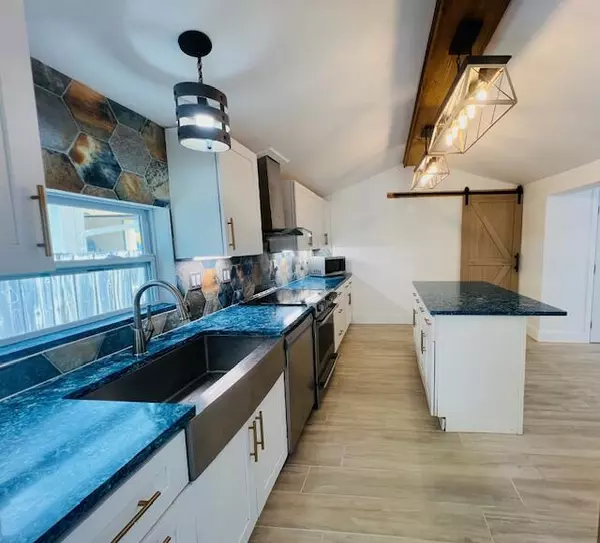 Boca Raton, FL 33432,181 NE 15th TER