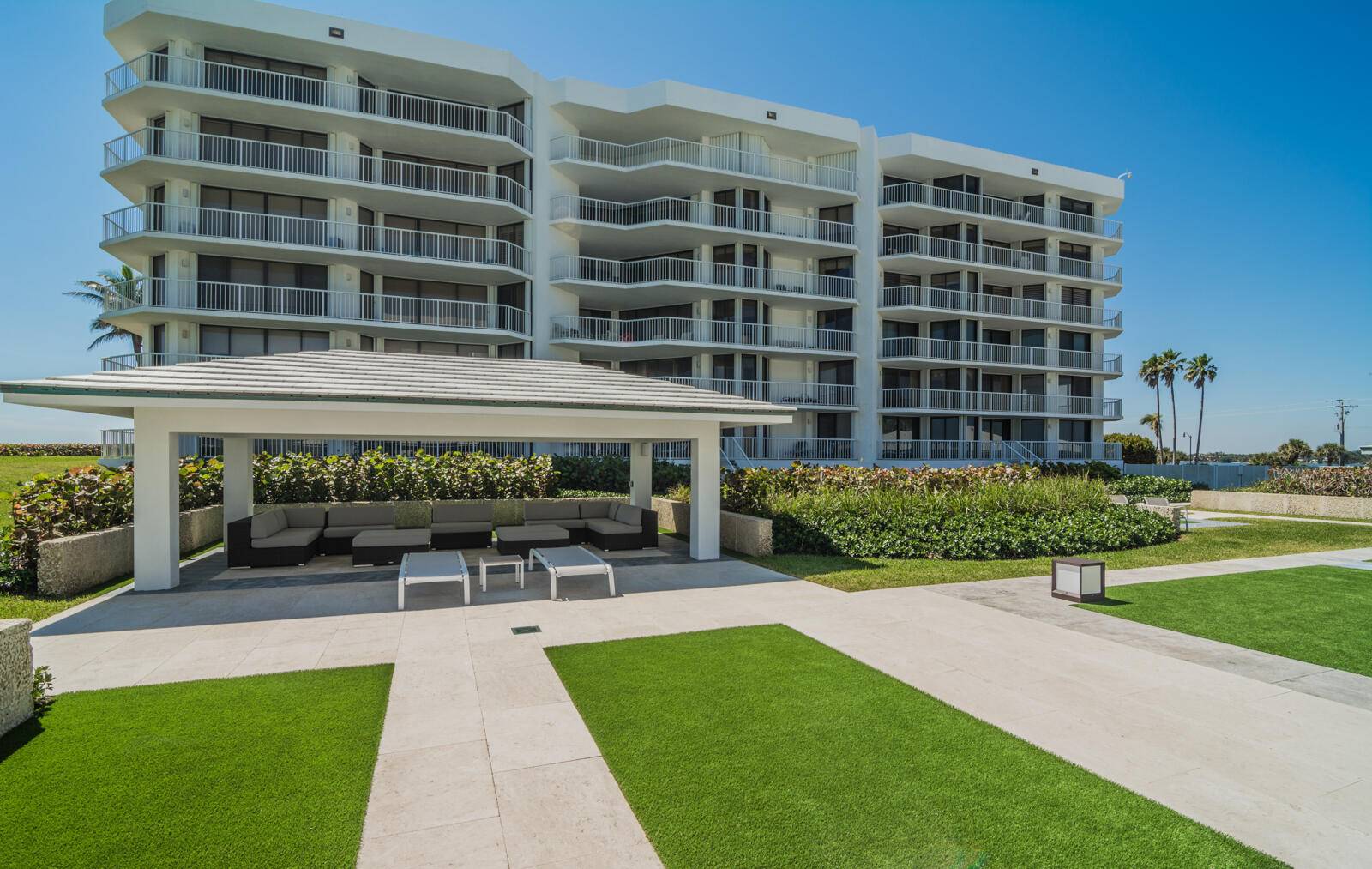 Palm Beach, FL 33480,3170 S S Ocean BLVD 305