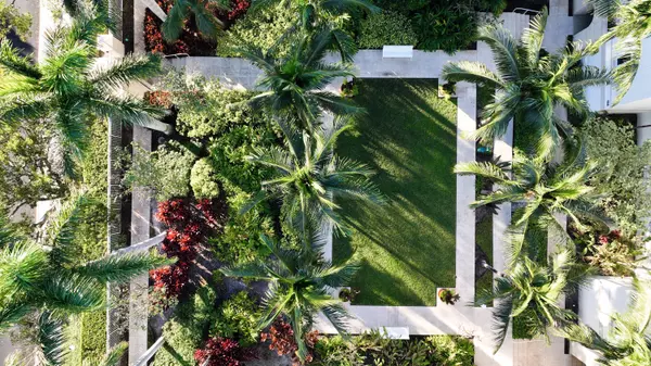 Palm Beach Shores, FL 33404,184 Lake DR 4102