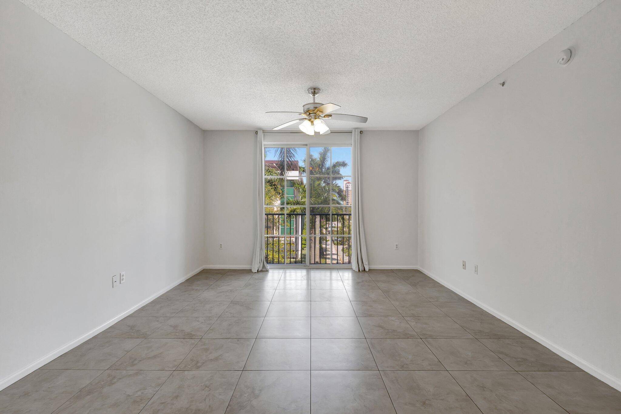 West Palm Beach, FL 33401,720 S Sapodilla AVE 303