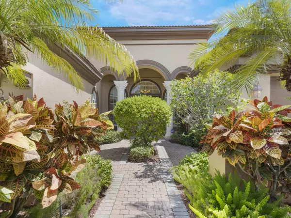 8854 Via Brilliante, Wellington, FL 33411