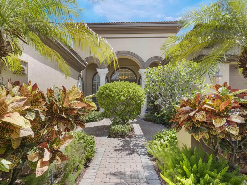 8854 Via Brilliante, Wellington, FL 33411
