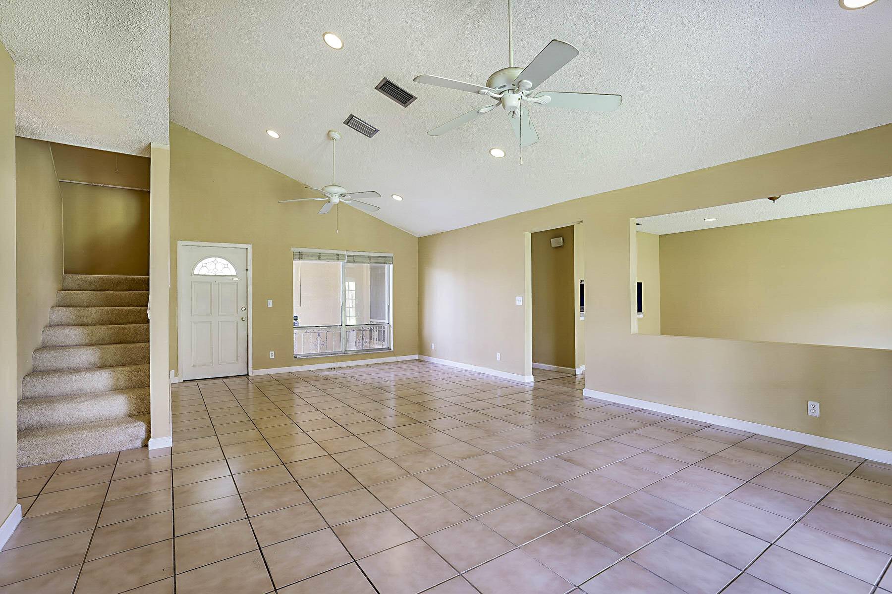 Deerfield Beach, FL 33442,3896 NW 2nd CT