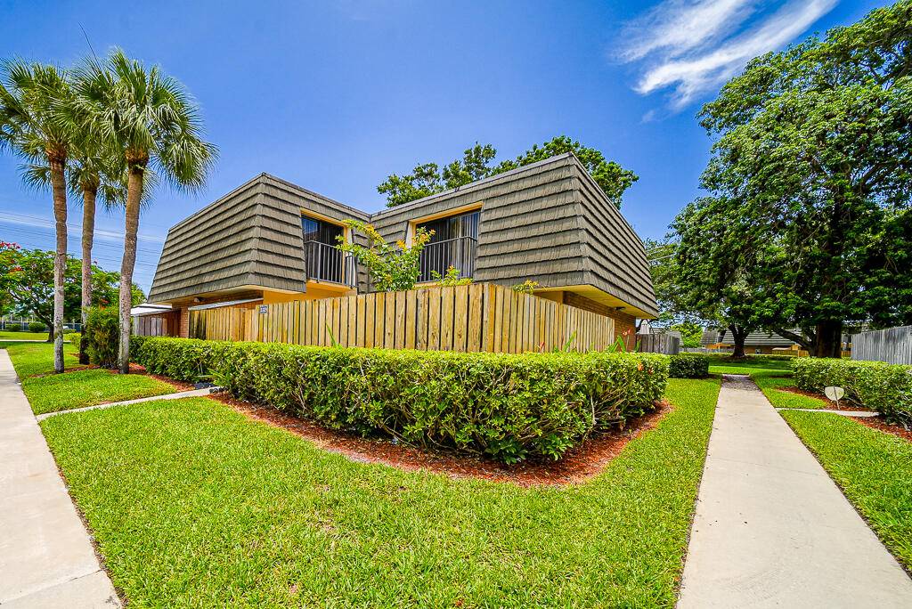 3321 33rd WAY, West Palm Beach, FL 33407