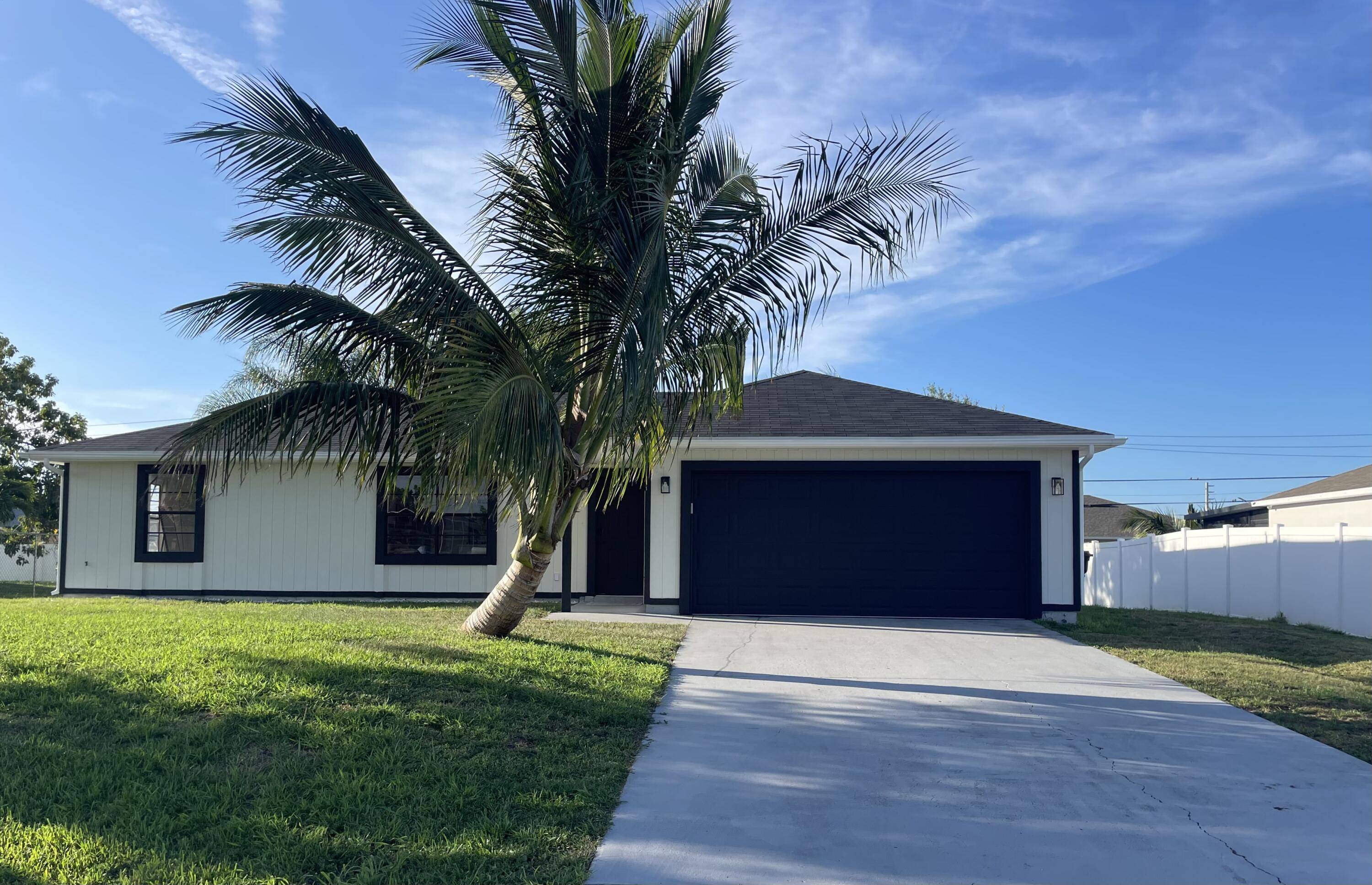Port Saint Lucie, FL 34953,933 SW Sw Liberty Ave AVE