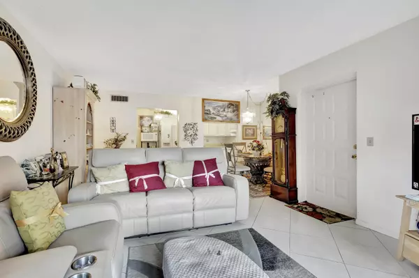1102 Green Pine BLVD A1, West Palm Beach, FL 33409