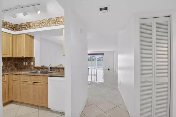 Delray Beach, FL 33484,6112 Huntwick TER 106