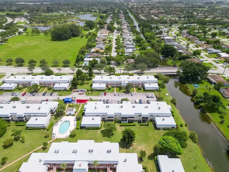 12015 S Greenway 101 CIR 101, Royal Palm Beach, FL 33411