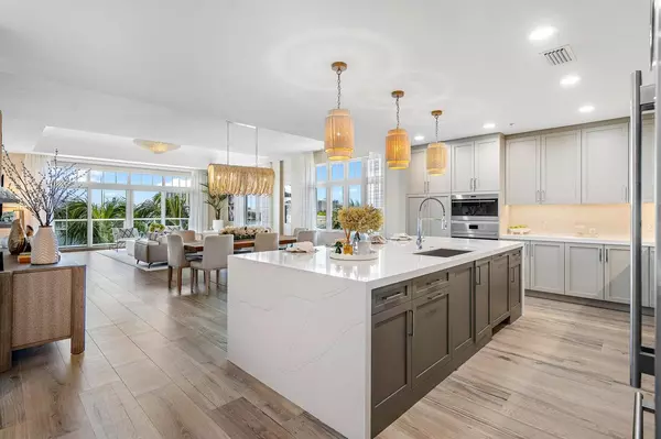 Palm Beach Shores, FL 33404,184 Lake DR 2204