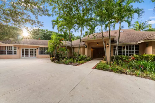 6935 Pioneer RD, West Palm Beach, FL 33413