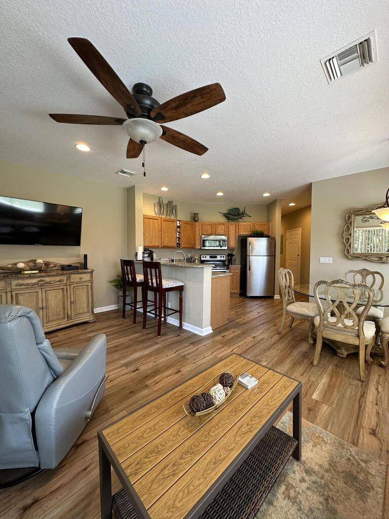 Port Saint Lucie, FL 34986,8278 Mulligan CIR A