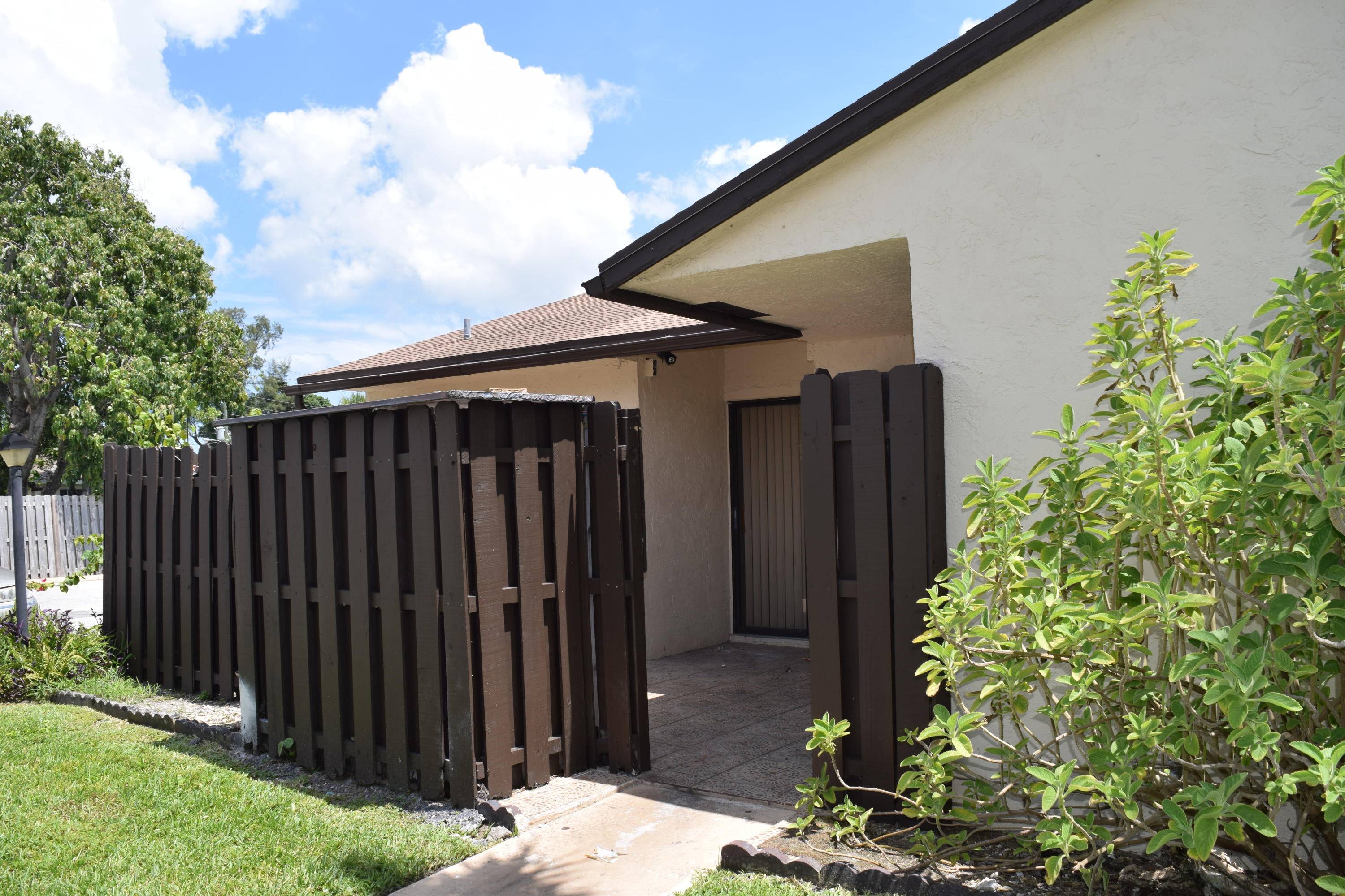 Palm Springs, FL 33461,3703 Waterview CIR 37c