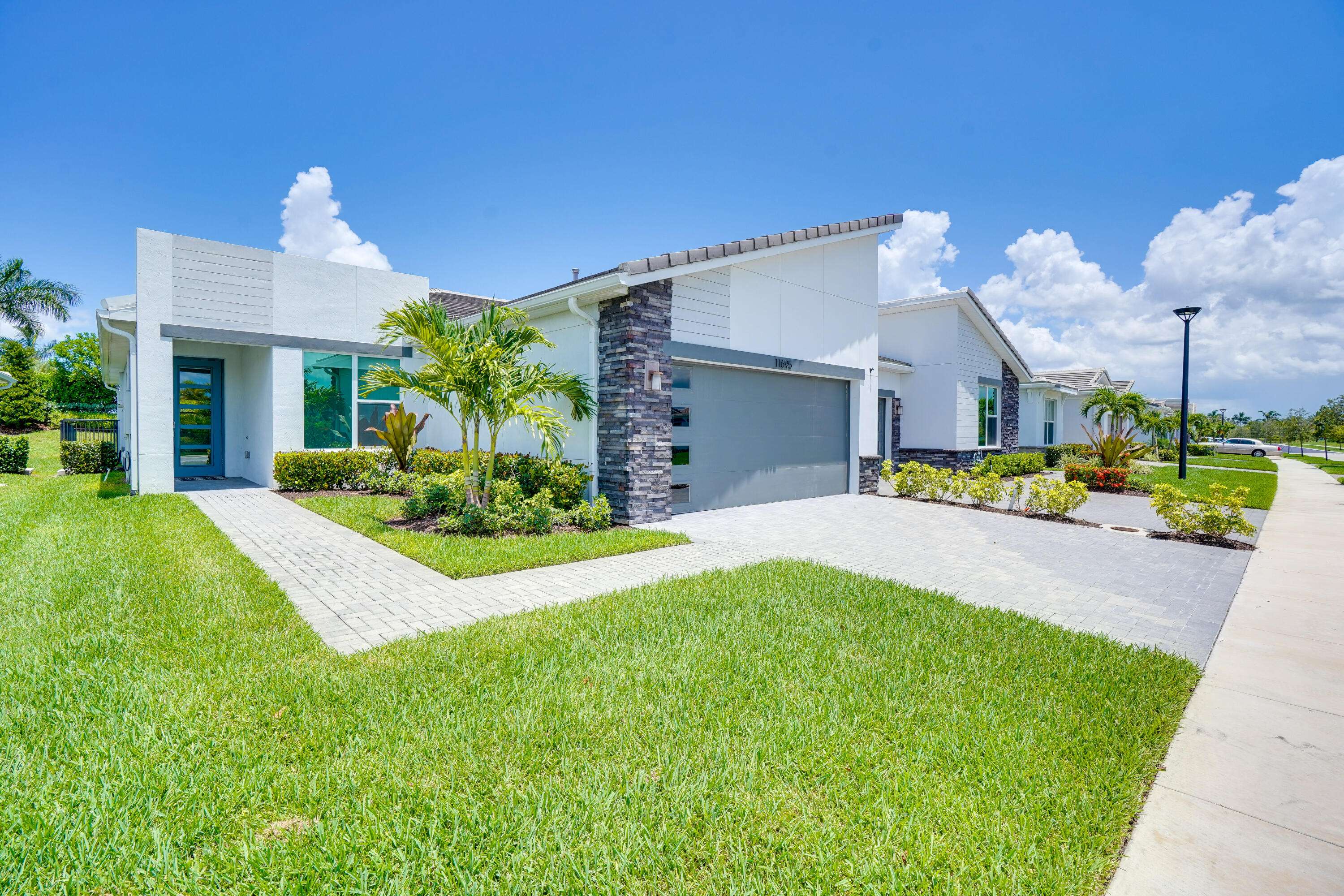 11695 SW Viridian BLVD, Port Saint Lucie, FL 34987