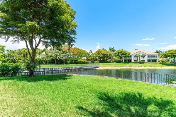 Palm Beach Gardens, FL 33418,112 Palm Bay DR A