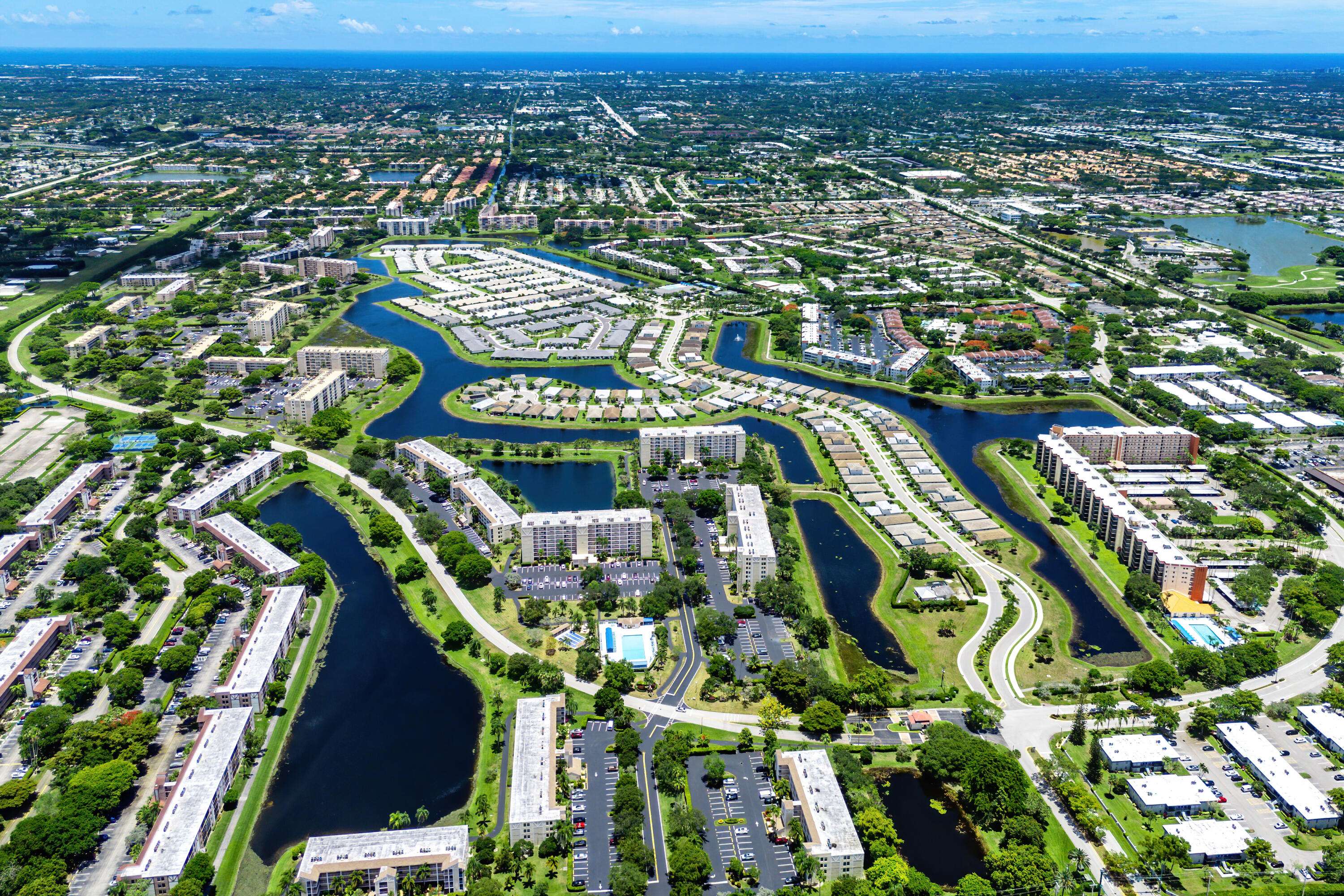 Delray Beach, FL 33446,7290 Kinghurst DR 607