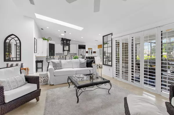 Deerfield Beach, FL 33442,574 E Emerald WAY
