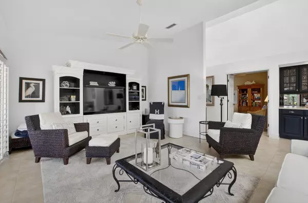 Deerfield Beach, FL 33442,574 E Emerald WAY