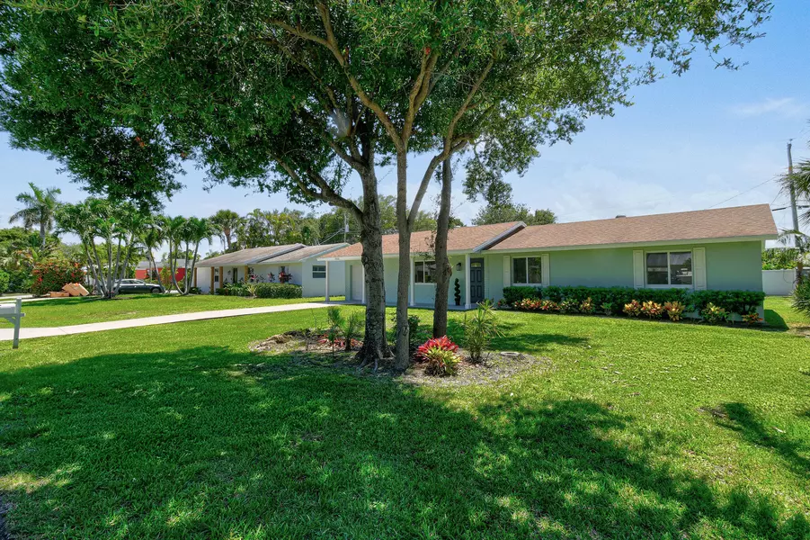 1522 Lance RD, Jupiter, FL 33469