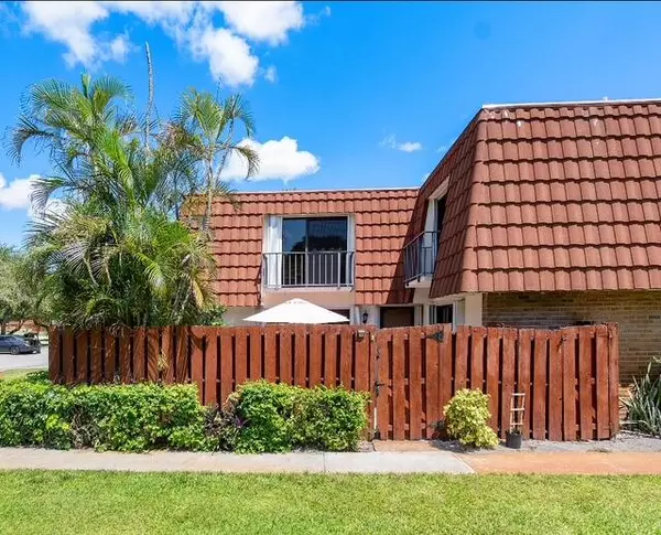 3112 Spanish Wells DR 14-B, Delray Beach, FL 33445