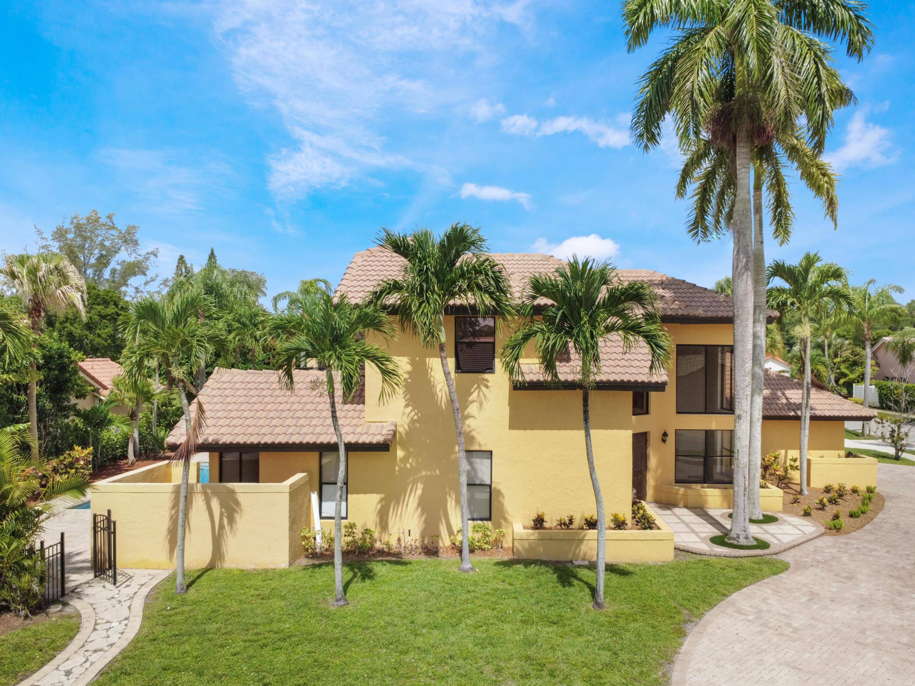 Boca Raton, FL 33428,21130 White Oak AVE