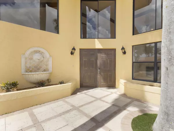 Boca Raton, FL 33428,21130 White Oak AVE