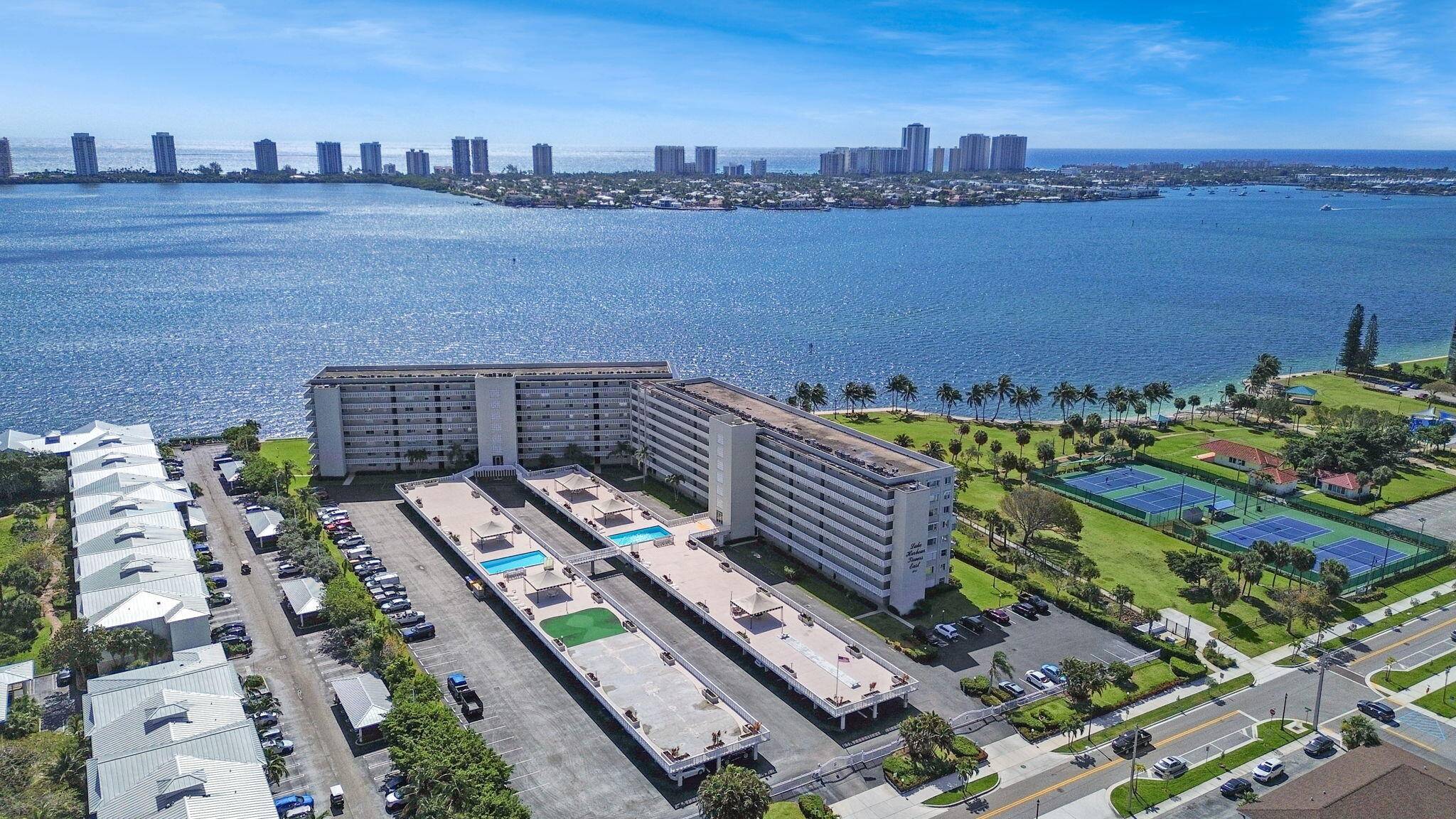 Lake Park, FL 33403,801 Lake Shore DR 204