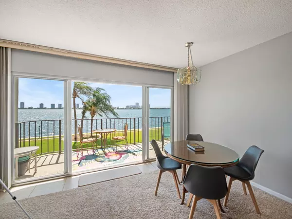 Lake Park, FL 33403,801 Lake Shore DR 204