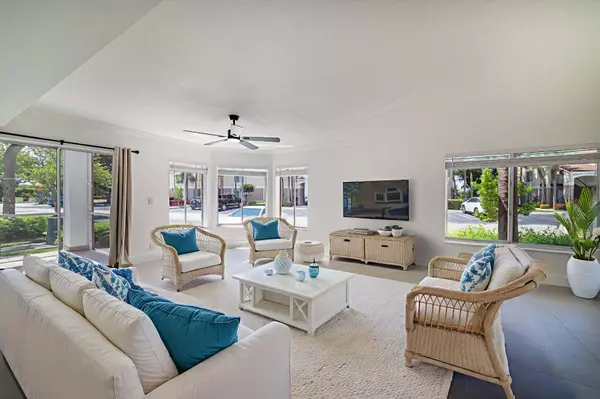 Boynton Beach, FL 33426,815 W Boynton Beach BLVD 12-106