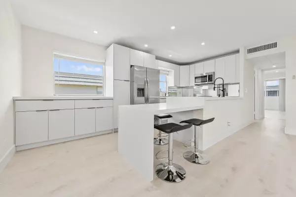 653 N Monaco, Delray Beach, FL 33446