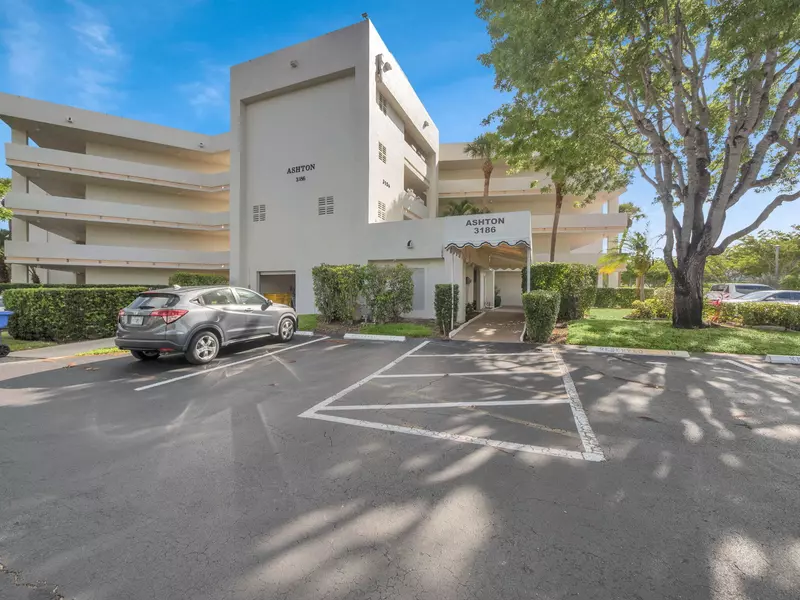 3186 Via Poinciana 114, Lake Worth, FL 33467