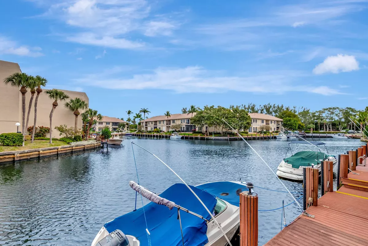 Boca Raton, FL 33432,6 Royal Palm WAY 204