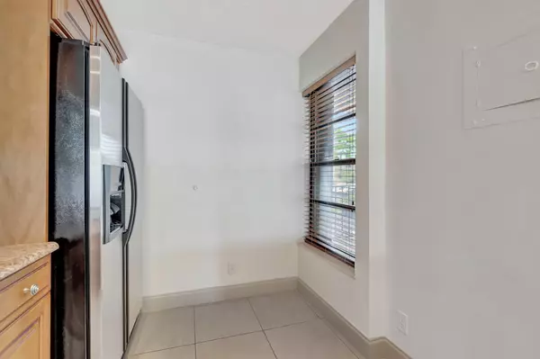 Boca Raton, FL 33432,6 Royal Palm WAY 204