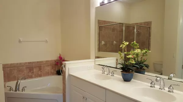 Vero Beach, FL 32967,1825 Bridgepointe CIR 15