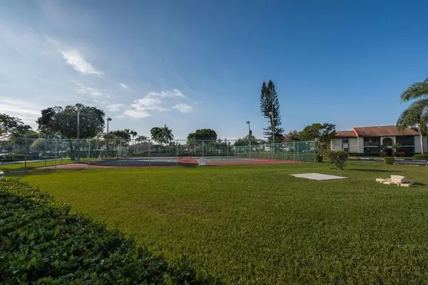 West Palm Beach, FL 33417,4765 Sable Pine CIR B1