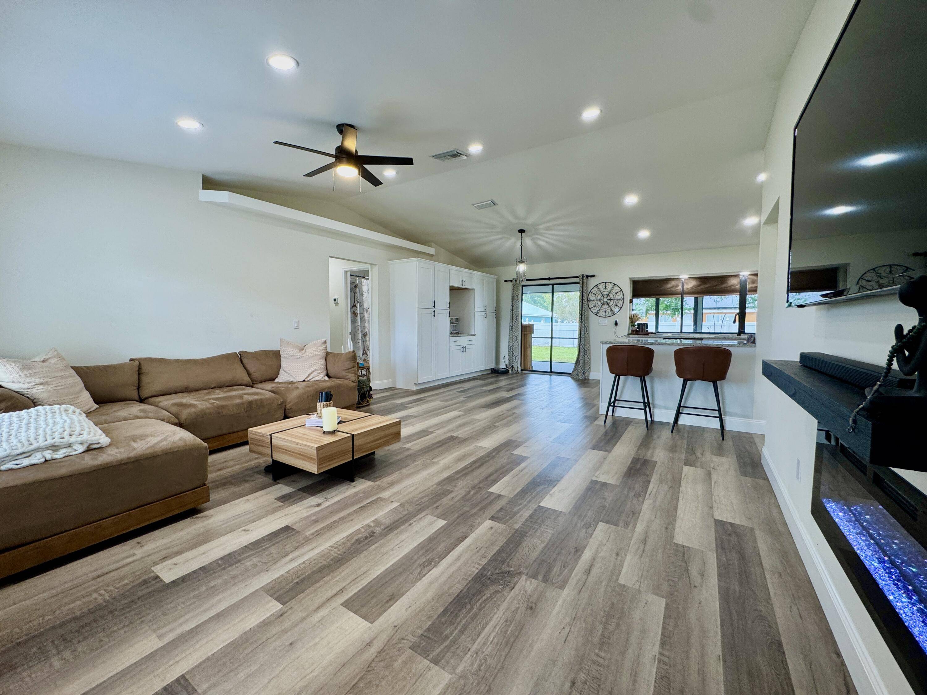 Port Saint Lucie, FL 34983,347 SW Duxbury AVE