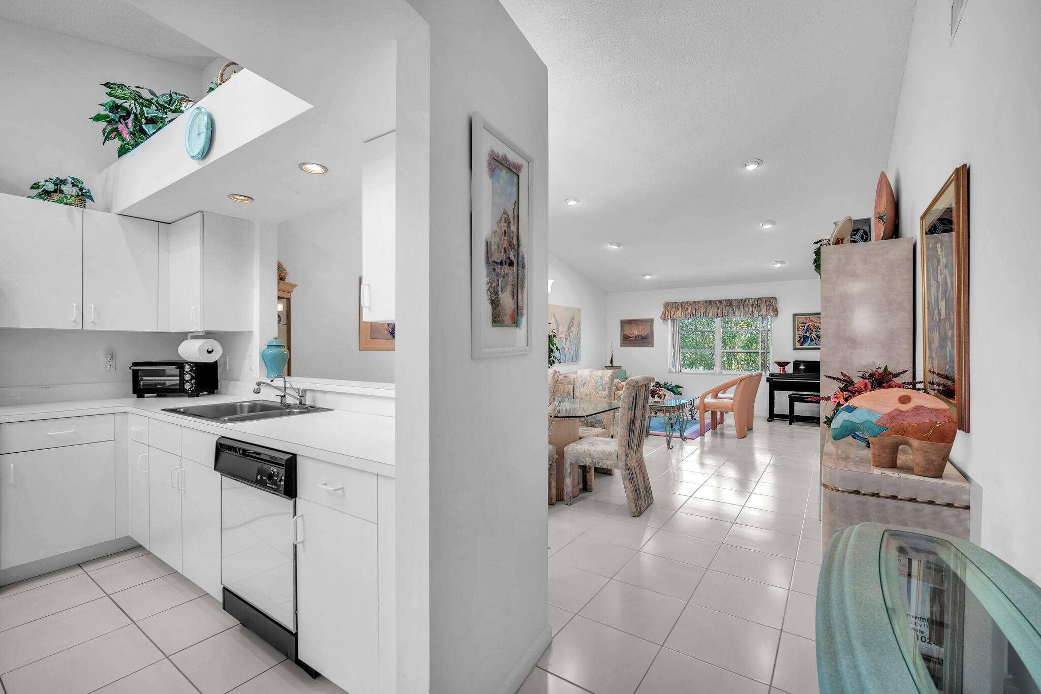 Boynton Beach, FL 33437,9976 Seacrest CIR D